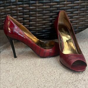 Enzo Angiolini Red Croc-Embossed Heels